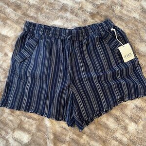 a.n.a. Striped beach shorts